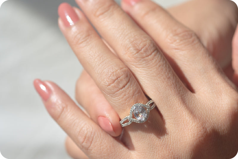 Oval Cut Engagement Rings